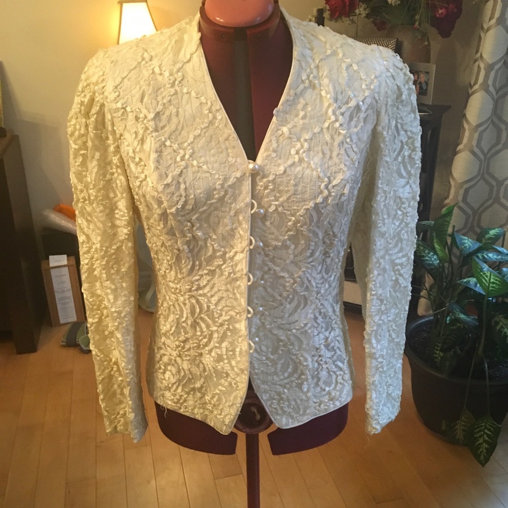 Elegant Sparkling gold/beige  Nu Mode Lace Top - Size 10